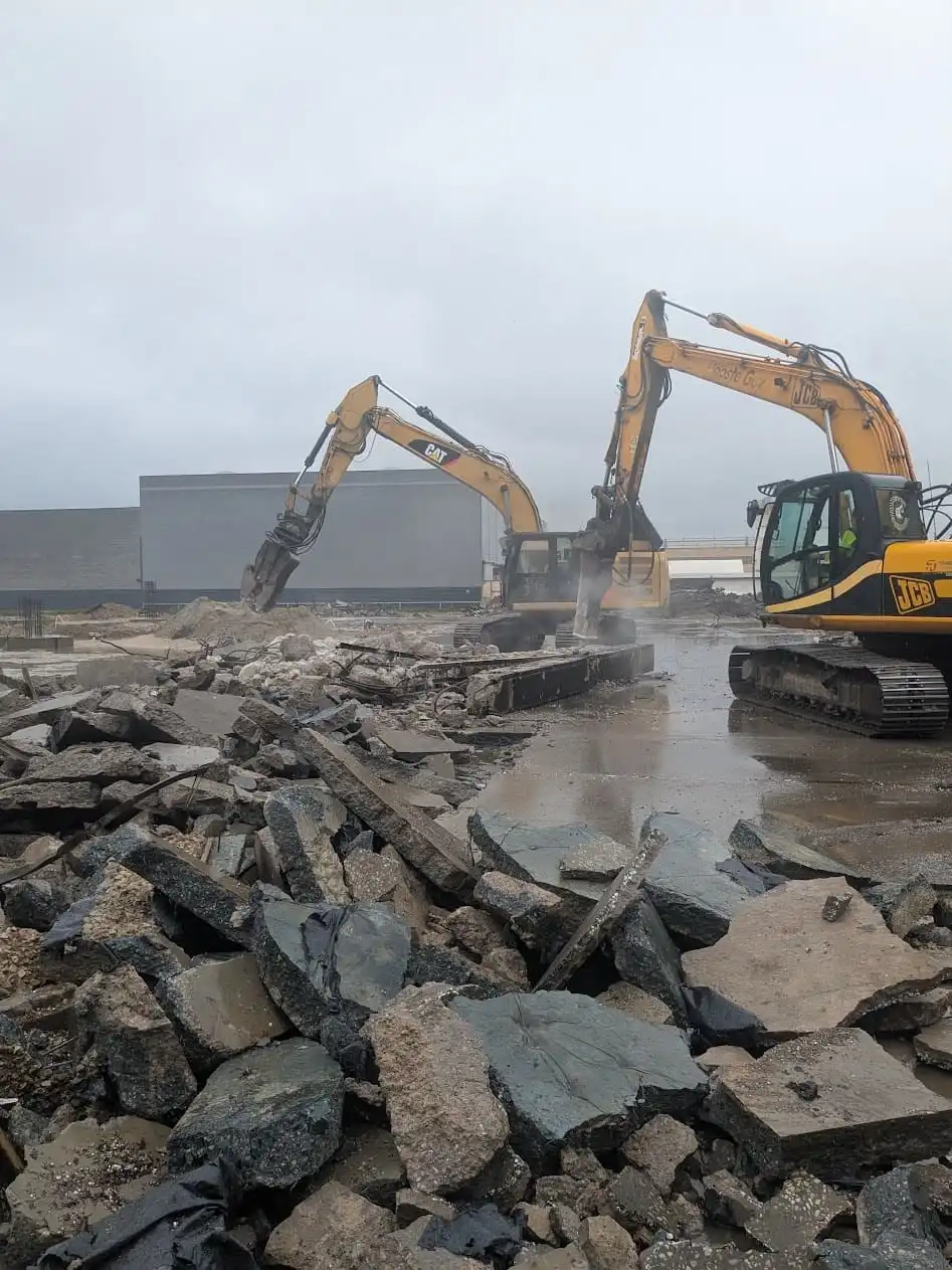 Labiekārtošanas darbi